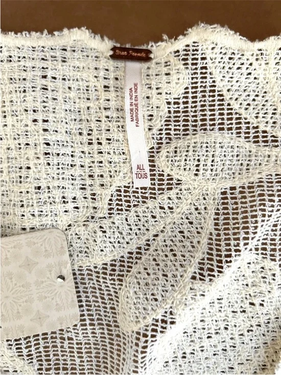 Free People Willow Floral Appliqué Detail Tie Front Cape Top NWT One Size - Picture 14 of 16